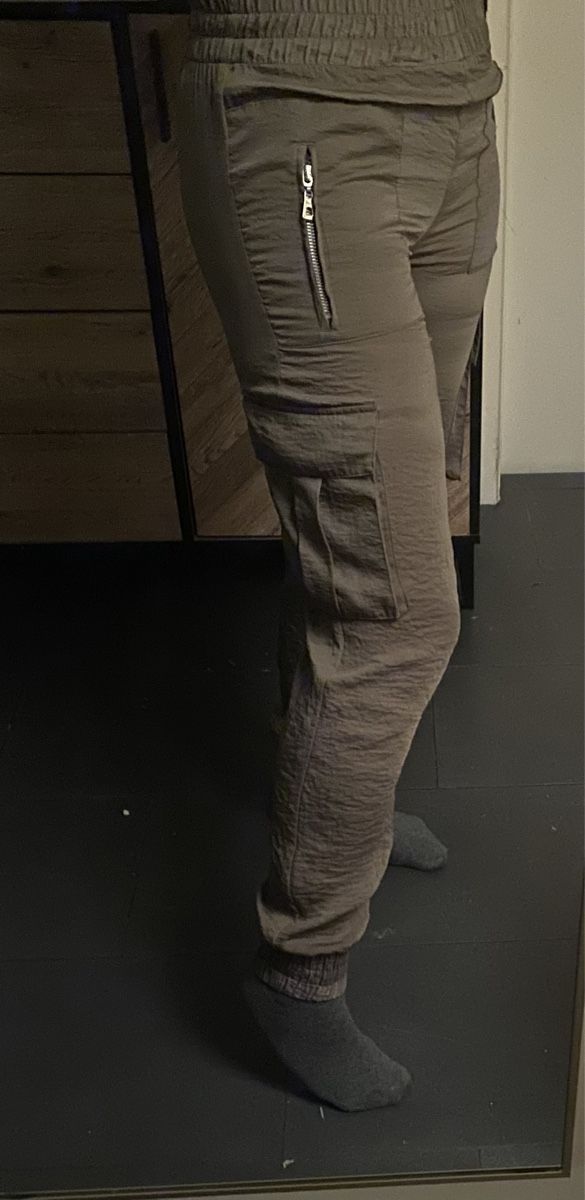 Pantaloni: Olive Green Cargo Pants – Usato da Dietikon venduto da Tdaf33 1
