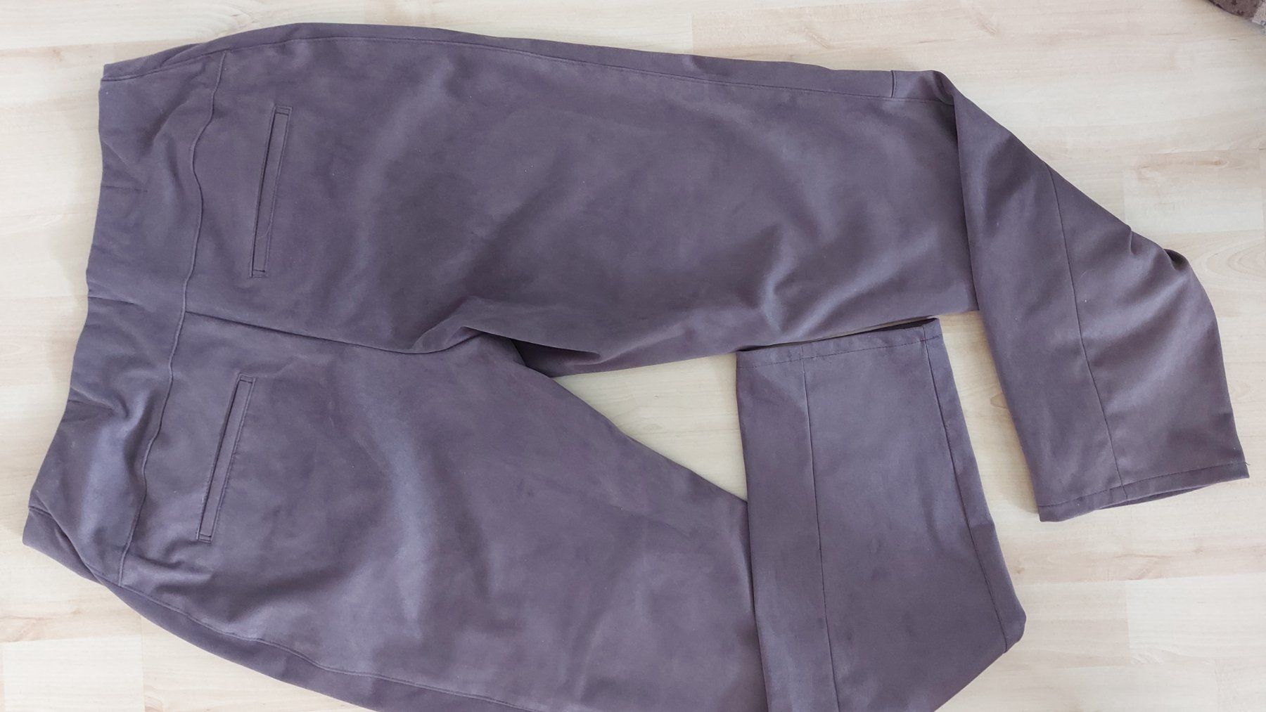 Pantaloni: Kathrin Ebel Hose, Grösse 38 Samt – Usato da Nebikon venduto da Draga25 3