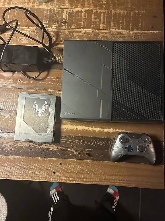 Console: Xbox one: Halo edition mit OVP – Usato da Brügg BE venduto da neo_y2jv 1