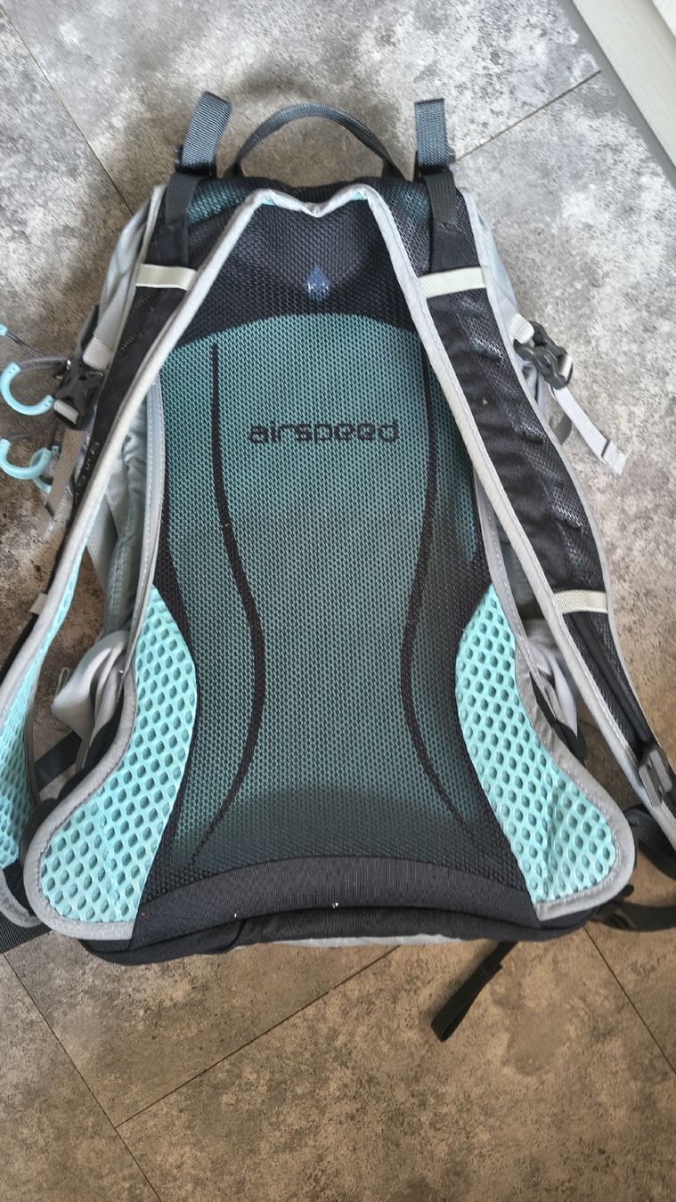 Osprey Zaini: Neuwertiger Osprey 12l Rucksack – Nuovo (secondo la descrizione) da Leimiswil venduto da Kallebulli 1