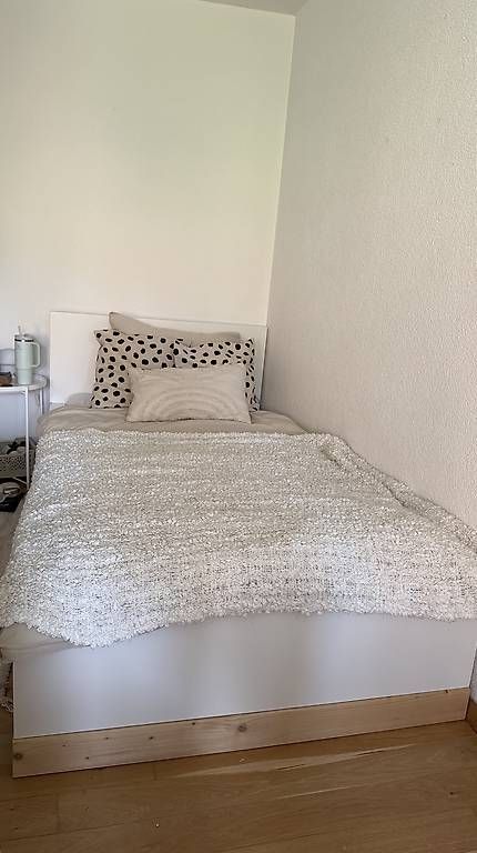Letti: weißes Bett  (Malm, Ikea) – Usato da Zürich venduto da theresa.st 1