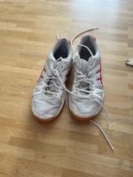Hallenschuhe Asics weiss rot gebrauchter Zustand
