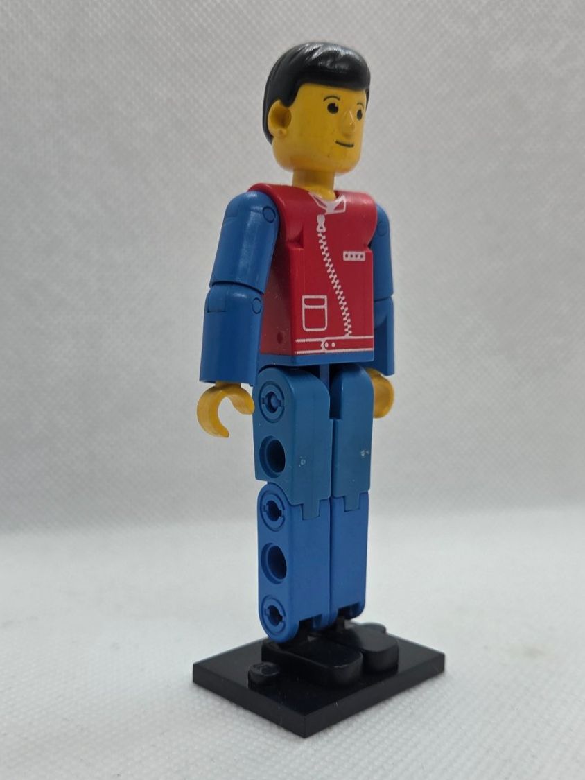 Lego Kit di costruzioni: LEGO Technic tech040 Technic Figure Blue Legs, Red Top – Usato da Basadingen venduto da tot_59zf 2