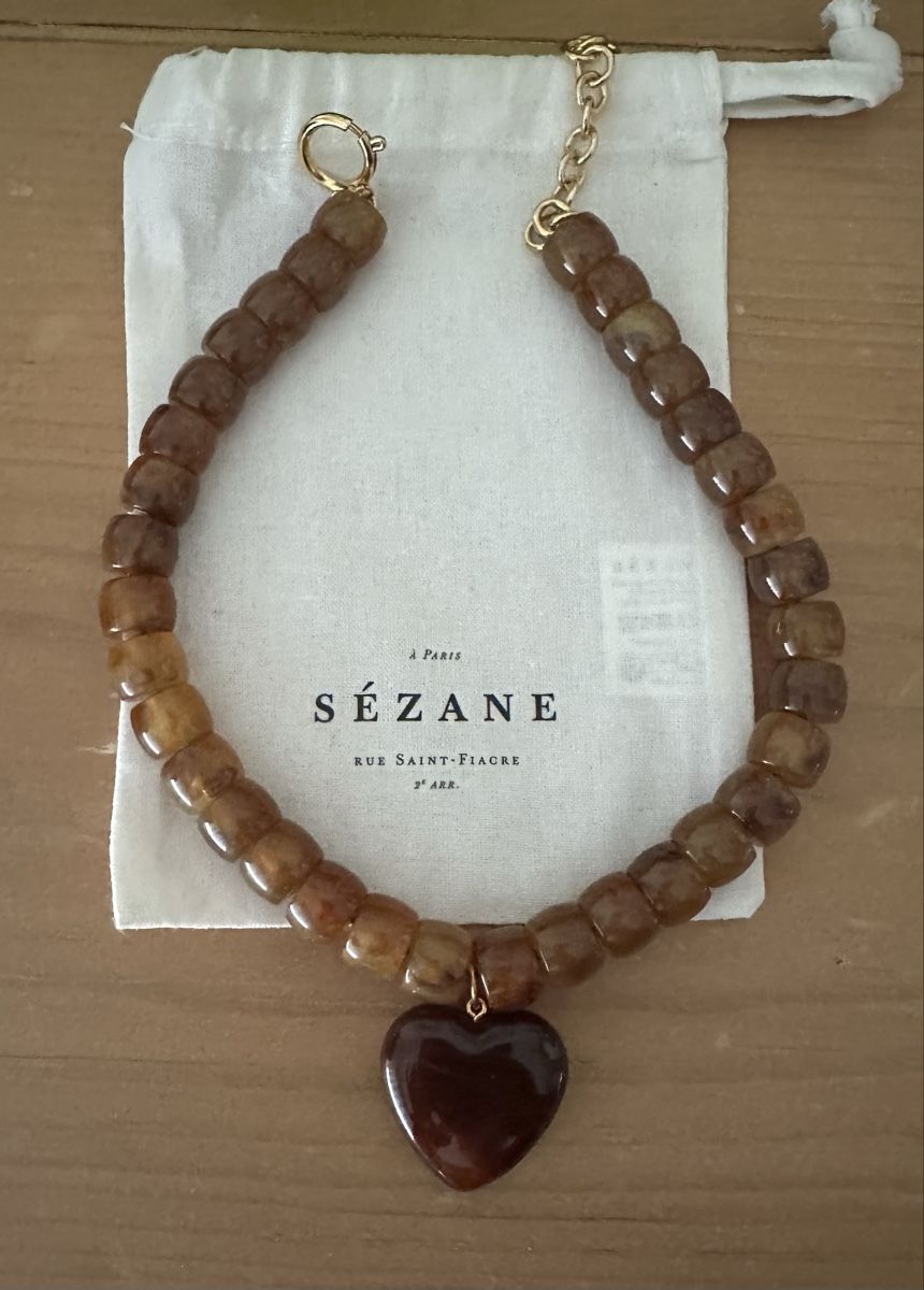Sezane Catenine: Collier SÉZANE perles cœur – Nuovo (secondo la descrizione) da Vernier venduto da citronelle01