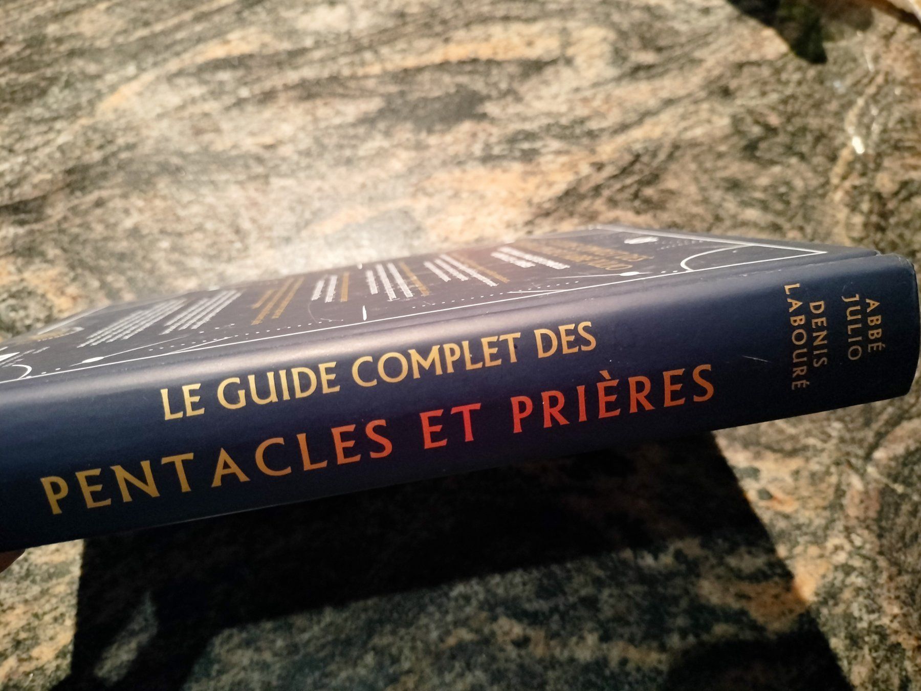 Bücher: Abbé Julio - Le guide complet des pentacles & prières... – Gebraucht aus Cortaillod von rozinna 2