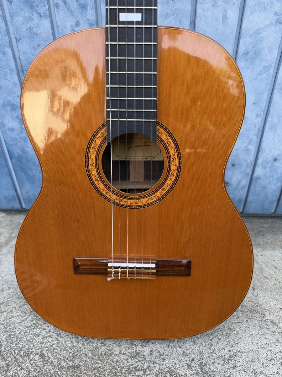 Strumenti musicali: Di Giorgio Gitarre, Klassik Modell – Usato da Lyss venduto da nekoreh 2