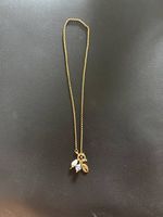 18K vergoldete Halskette mit Muschel und Keramik Charm