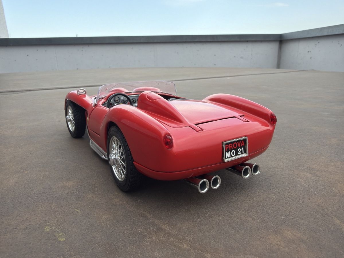 Bburago Modellini d'auto: Ferrari 250 Testarossa - Bburago - 1/18 – Nuovo (secondo la descrizione) da Wolfwil venduto da Rolex1 2