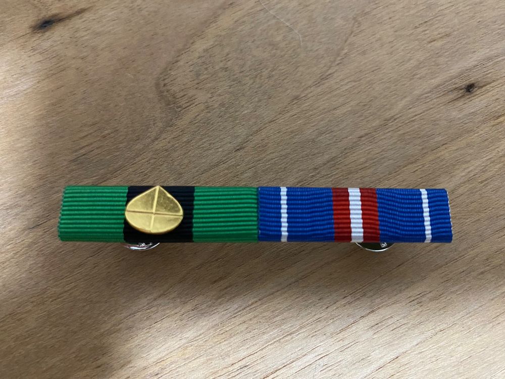 Militär Schweizer Armee Ribbon (Gebraucht) in Castasegna für CHF 7 ...