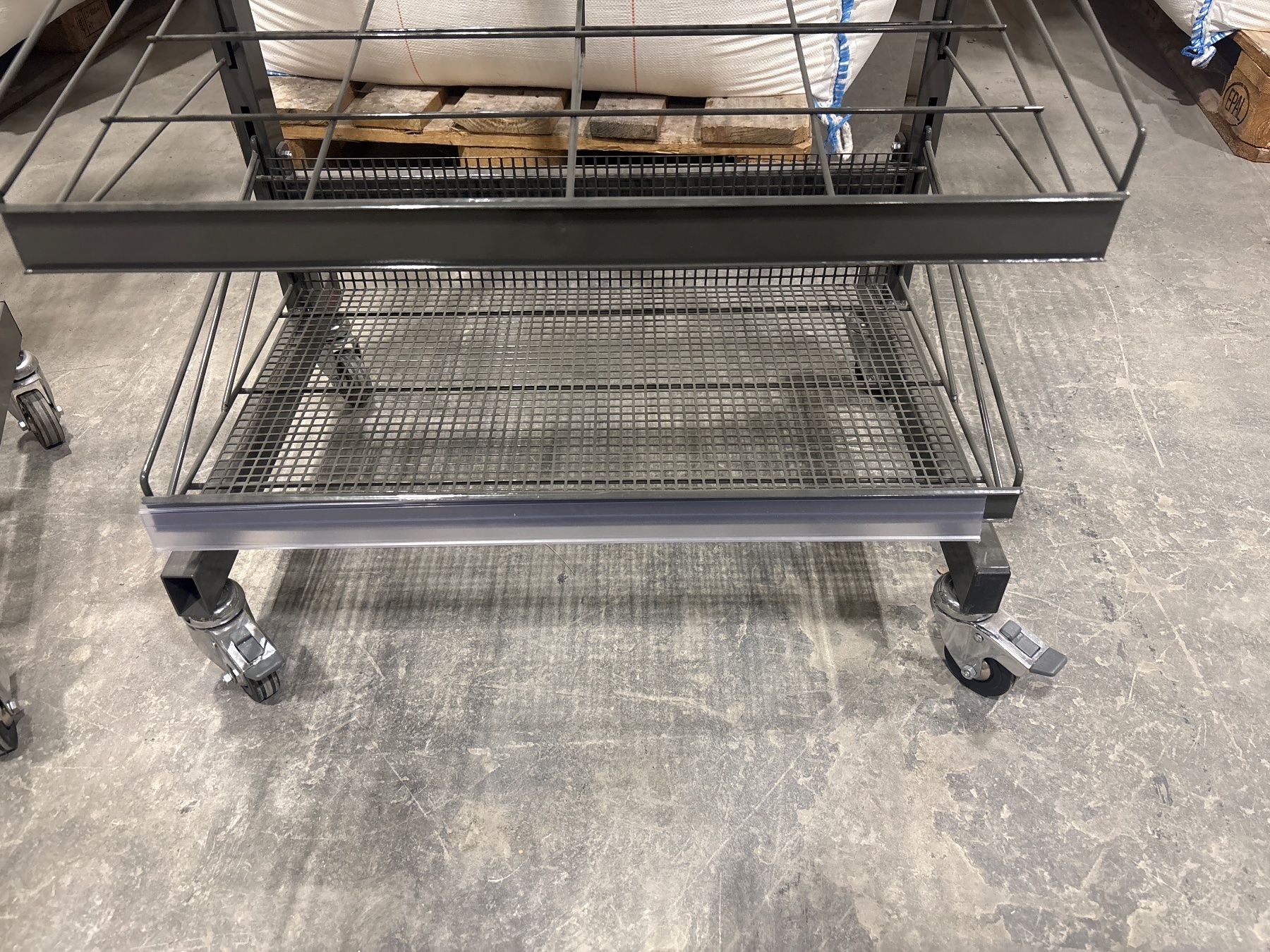 Scaffali: Verkaufsregal Warenpresentation Shopregal 6221 Rickenbach – Usato da Emmenbrücke venduto da Plan-C-Liquidationen 2