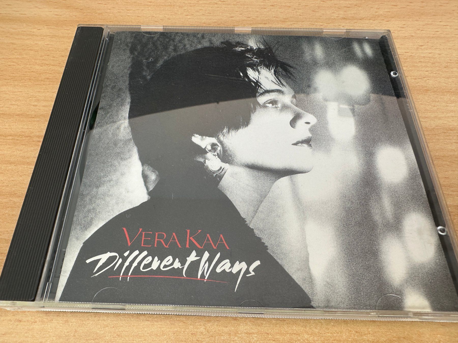 CD: Vera Kaa – Different Ways – Usato da Rikon im Tösstal venduto da Alpenmutz