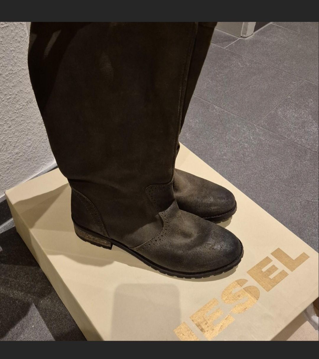 Diesel Scarpe da donna: Diesel Wildleder Stiefel – Nuovo (secondo la descrizione) da Ostermundigen venduto da Lau_Kra