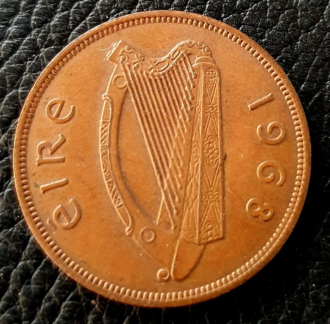 Tutti le monete: Irland 1 Pingin 1963 – Usato da Egerkingen venduto da Acc1 1