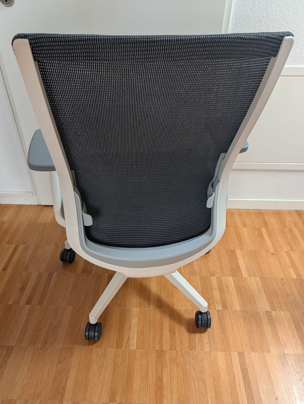 Chaises: Ergonomischer Bürostuhl – D'occasion à Lupfig par Robob2 1