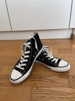 Schwarze Turnschuhe Gr. 38