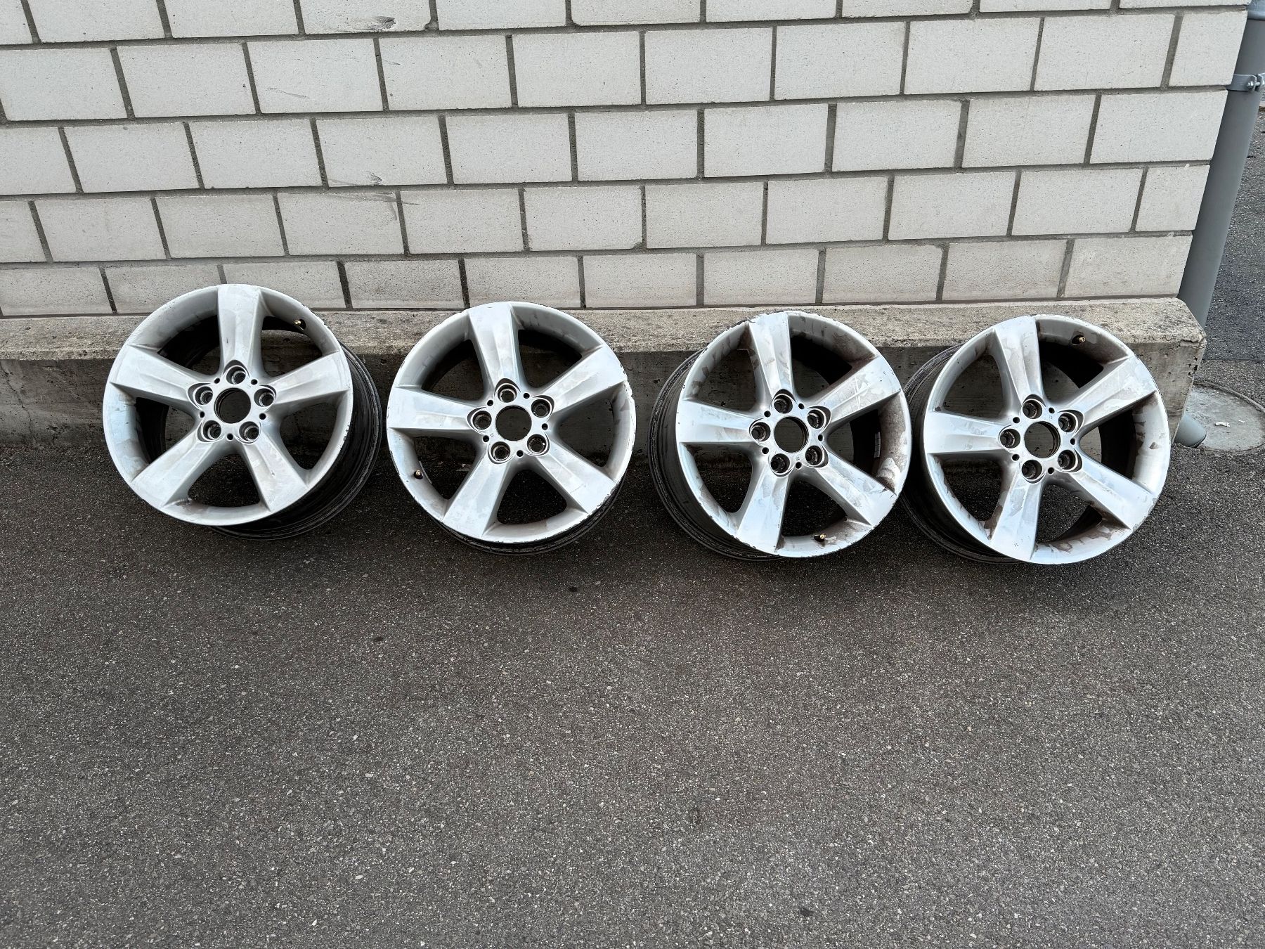 BMW Cerchioni: 4x Alufelgen BMW E46 – Usato da Umiken venduto da J_08