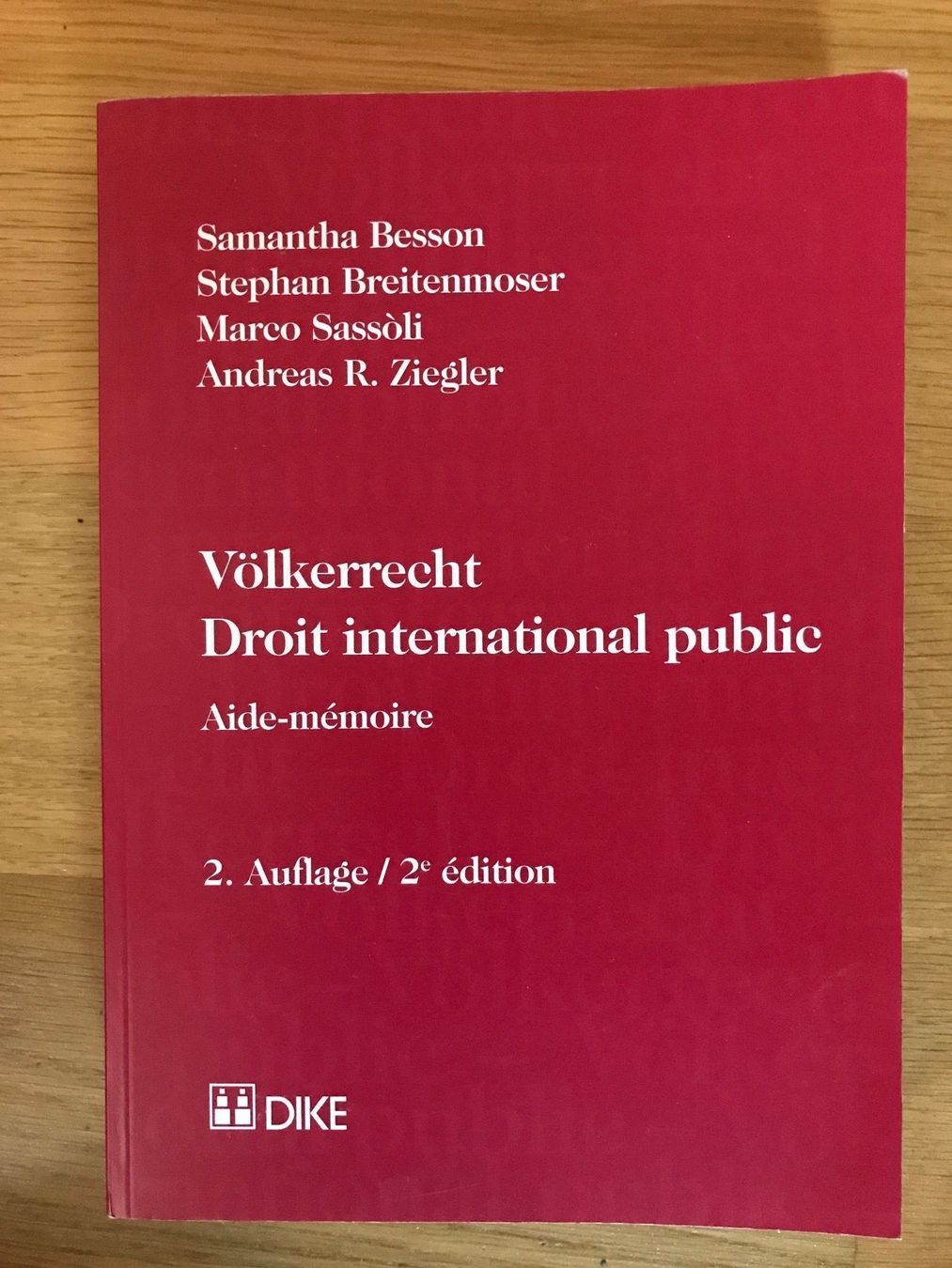 Libri: Völkerrecht – Usato da Kerzers venduto da lil_rz7g