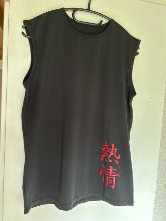 Schwarzes Shirt, Motiv seitlich, Gr. M, Sommer Must-have