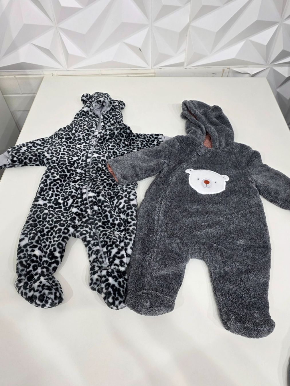 Lotti di vestiti: 2 teilig Kleider Kinder Grösse 56 – Usato da Scherzingen venduto da Benjanil