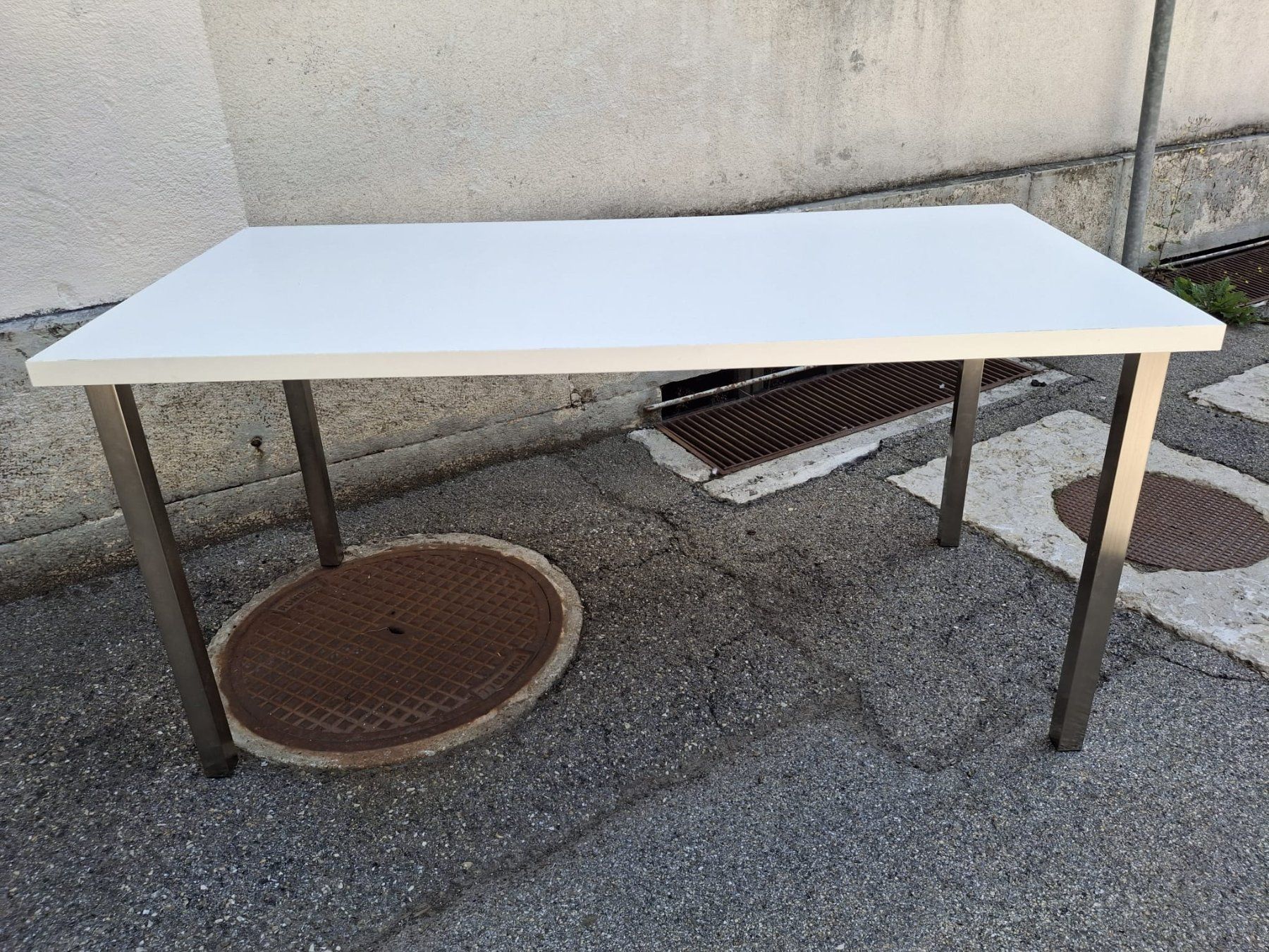Ikea Schreibtische: bureau ikéa – Gebraucht aus La Chaux-de-Fonds von Cioset