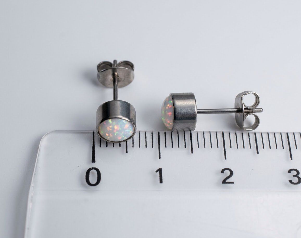 Orecchini pendenti & Orecchini a lobo: Ohrstecker aus Titanium mit Opal – Nuovo e nell'imballaggio originale da Matten b. Interlaken venduto da kero71 6