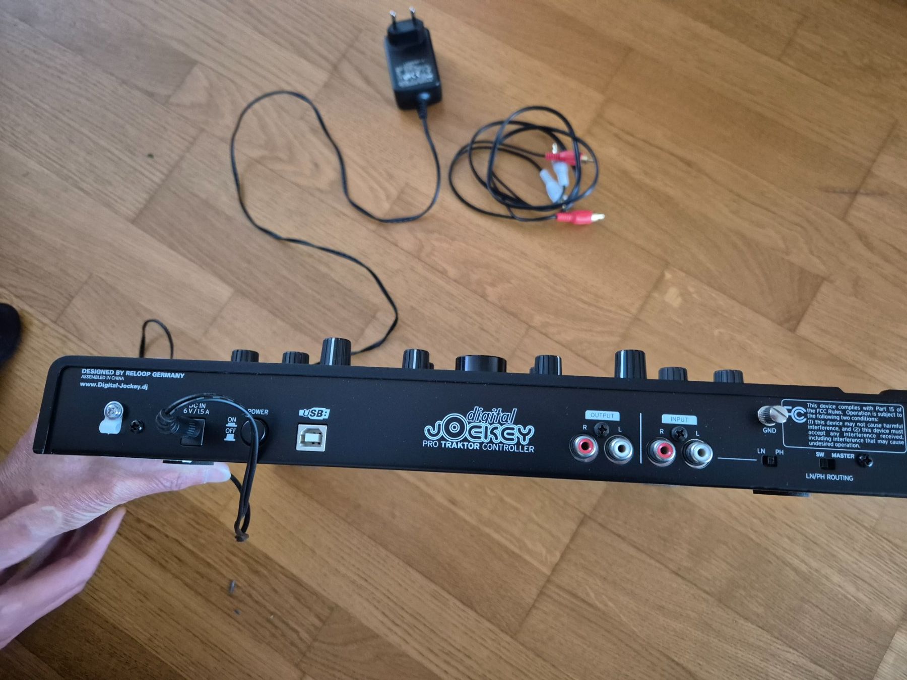 Reloop Console di mixaggio: Reloop Digital Jockey 2 Interface Edition - Top Zustand! – Usato da Thun venduto da tinu2031 2