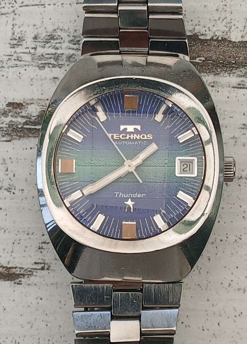 Technos Orologi: Technos Auto Date Thunder with blue dial and faceted crystal – Usato da St-Cergue venduto da gar_x2b7