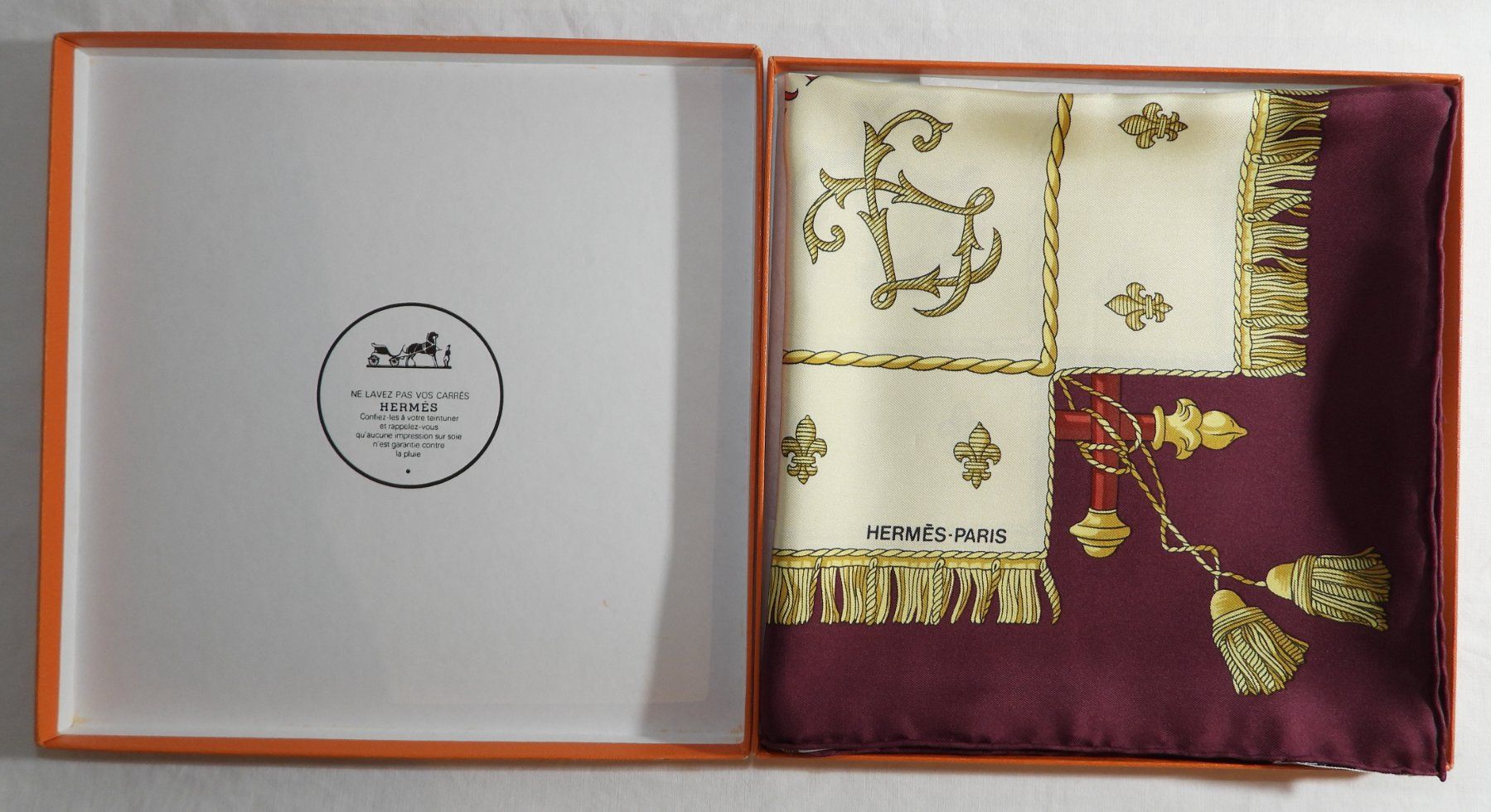 Hermès Foulards, Tücher & Schals: Hermès Seiden Foulard mit Box – Gebraucht aus Dübendorf von alracfo