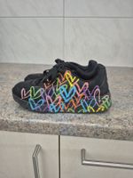 Skechers Sneaker schwarz mit Herzmuster Grösse 36 gut