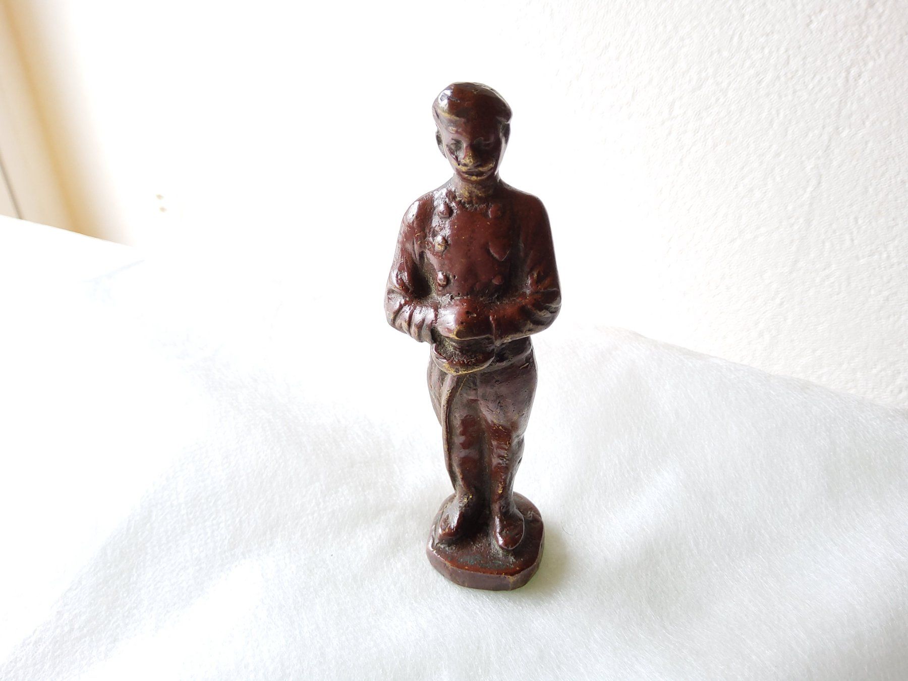 Figuren: Petite statuette ancienne en bronze  – Gebraucht aus Malleray von Broc-Mo
