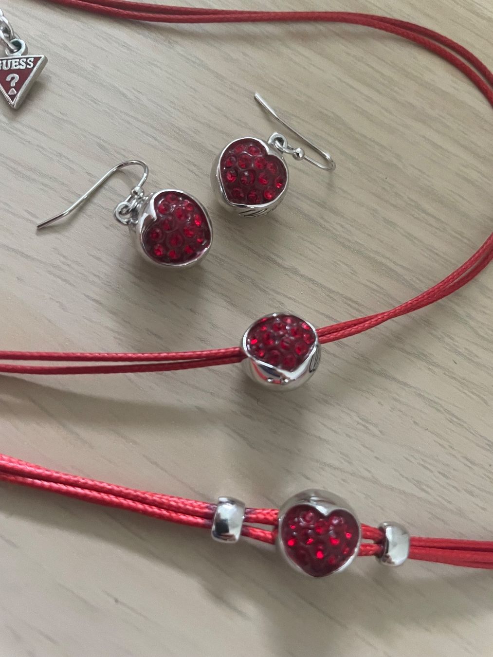 Guess Sonstiger Schmuck: GUESS Schmuck-Set – Gebraucht aus Brunnen von ysi_g8tr 2
