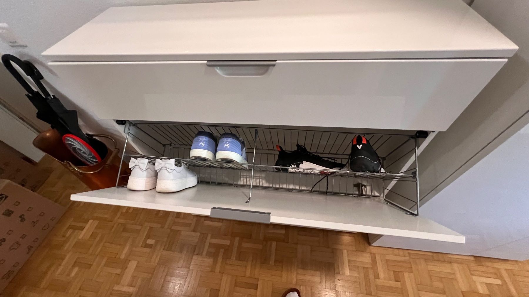 Livique Armadi: Schuhschrank mit Spiegel – Usato da Bülach venduto da elm_2myc 3