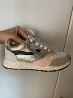 Neue Kinder-Sneakers aus Leder, Gr. 28