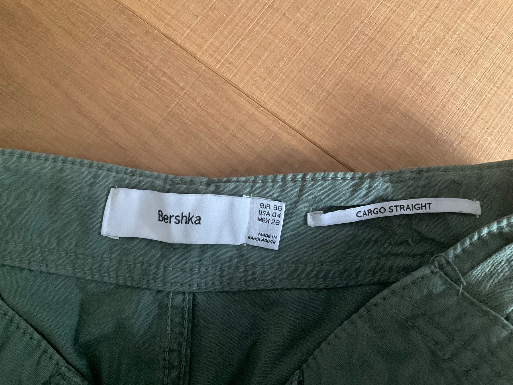 Bershka Pantaloni: Bershka Cargohose Damen Gr. 36 – Usato da Winterthur venduto da aionila 1