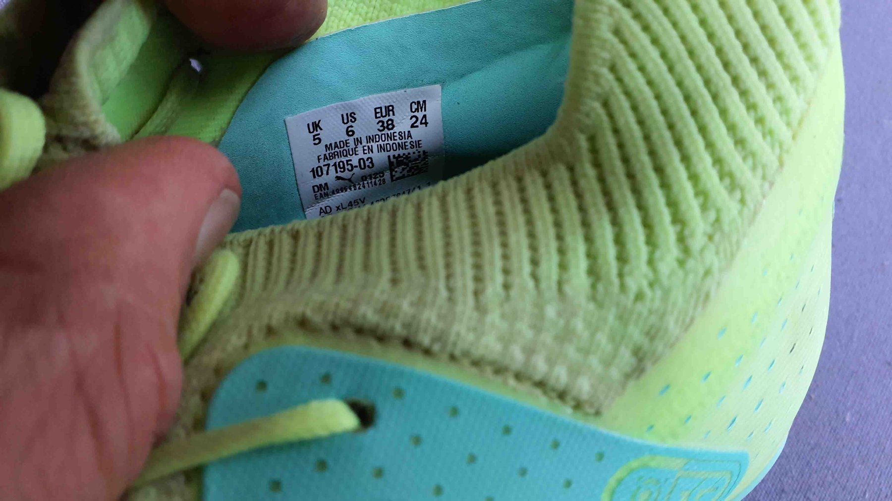 Schuhe für Jungen: Fussballschuhe, Grösse 38 – Gebraucht aus Sirnach von Formalin 4