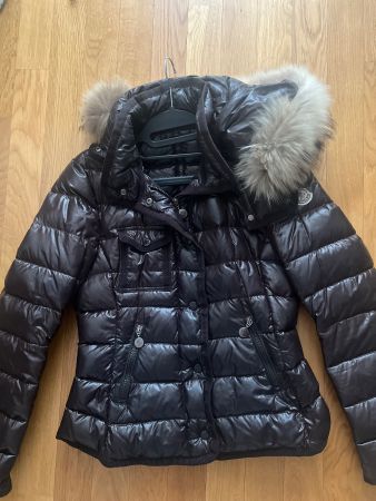 Wunderschöne Moncler Winterjacke