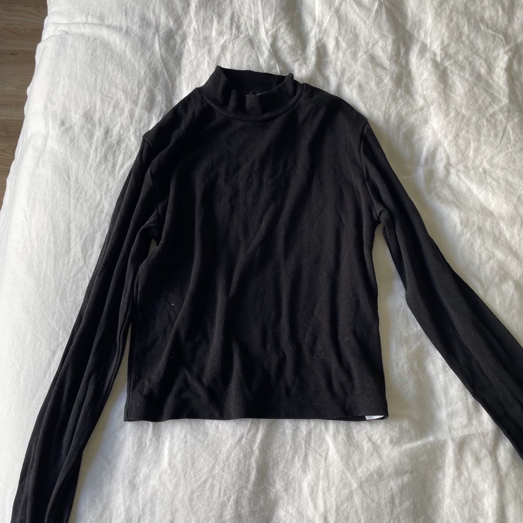 Bershka Tops: Bershka Crop turtle neck – Gebraucht aus Zürich von j.peter22