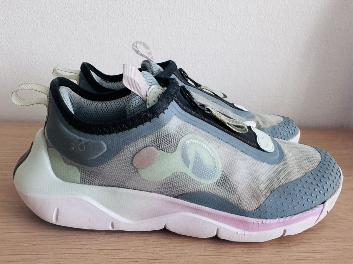 Decathlon Scarpe per ragazze: Wasserdichte Sneakers Decathlon gr.35 – Usato da Ennetbürgen venduto da ybo_fp2b