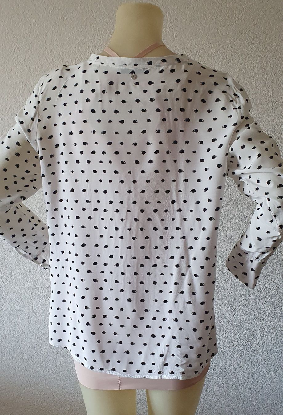 Bonita Camicette: BONITA Bluse 100% viscose gr40 – Nuovo (secondo la descrizione) da Niederbipp venduto da blu_jw7r 2