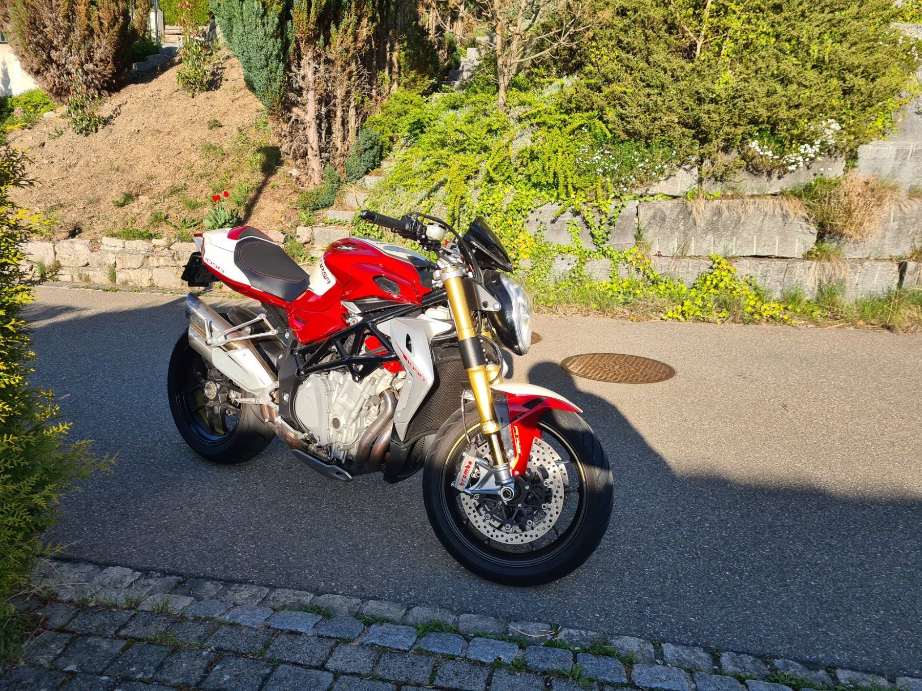MV Agusta Strada: MV Agusta Brutale 1090 RR Corsa – Usato da Bülach venduto da Opetja