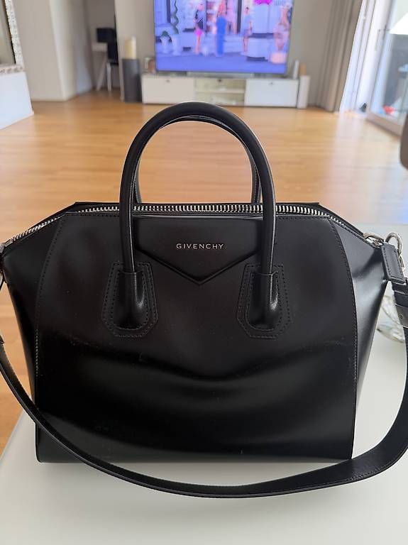Taschen für Damen: Givenchy Tasche – Neu und originalverpackt aus Wittenbach von fil_k7gp