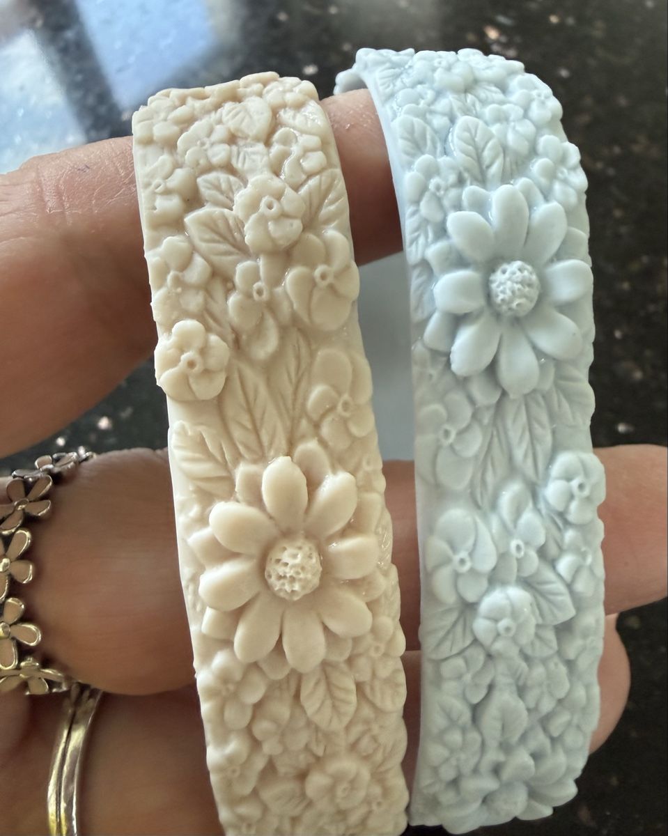 Bracciali & Braccialetti: 2 er Set Silikon Armbänder, Trend Farben – Nuovo (secondo la descrizione) da Lyss venduto da Sibella56 1
