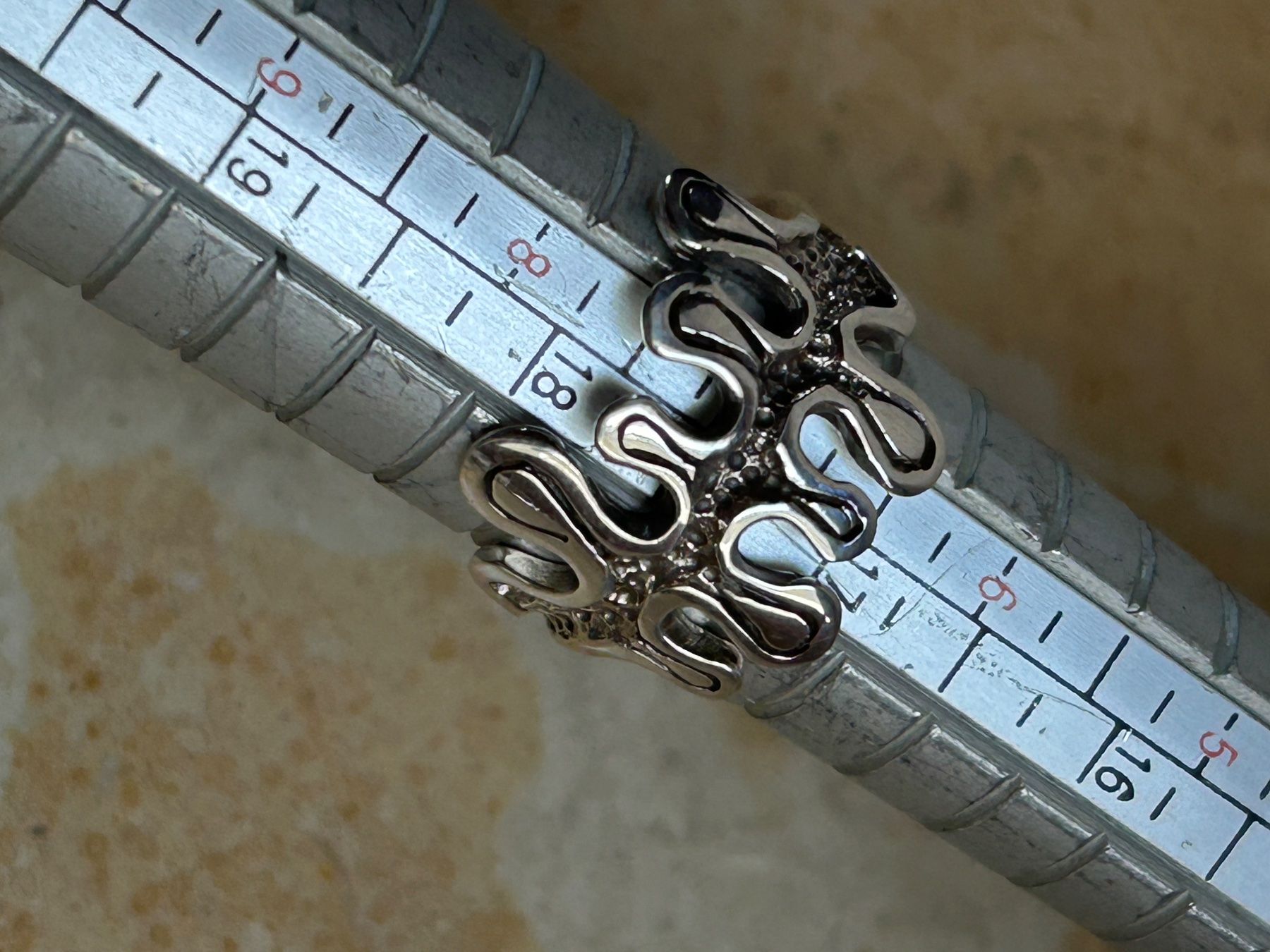 Ringe: Silberring WAVE - MOVEMENT (52 oder 54) – Neu und originalverpackt aus Laufen von belleskulptur 6
