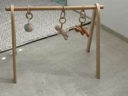 Arceau de jeu en bois avec jouets doux - Idéal pour bébé