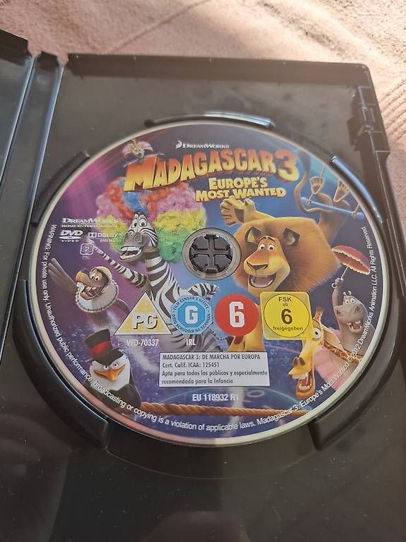 Tutti i DVDs: Madagascar 3 Flucht durch Europa – Usato da Pfäffikon SZ venduto da yello13 1