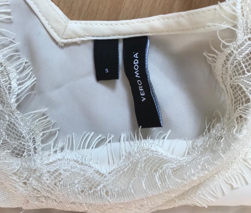 Vero Moda Top: Top weiss mit Spitze – Usato da Biel/Bienne venduto da SandraDG 4