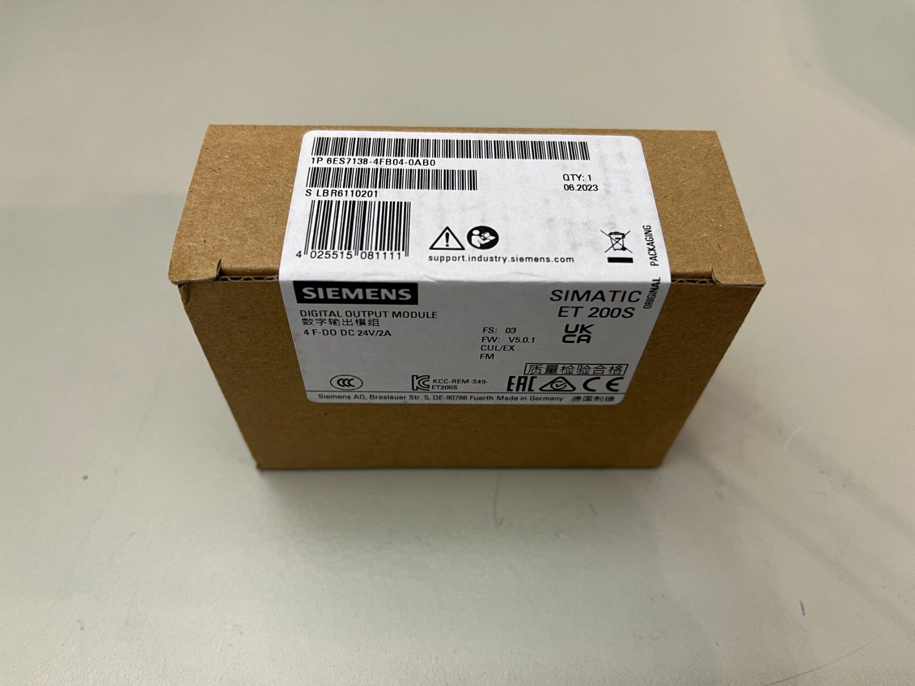 Siemens Elektronikbauteile: Simatic ET200S 4F-DO DC24V/2A – Neu und originalverpackt aus Jenaz von Speedy350