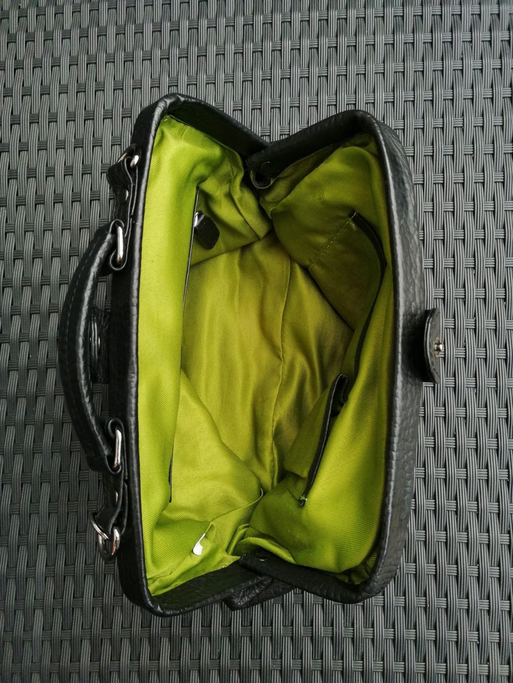 Borse da donna: Schwarze Ledertasche Funbag – Usato da Winterthur venduto da Jopf1 9