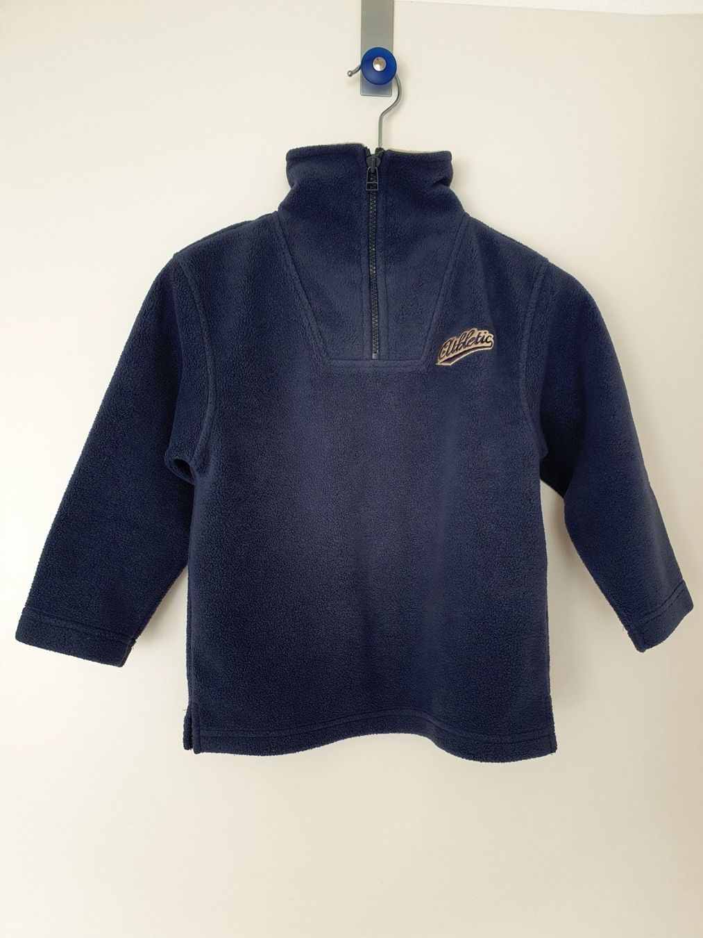 Pulls et sweat-shirts: Kinderfasi 110 – D'occasion à Jona par Mafari