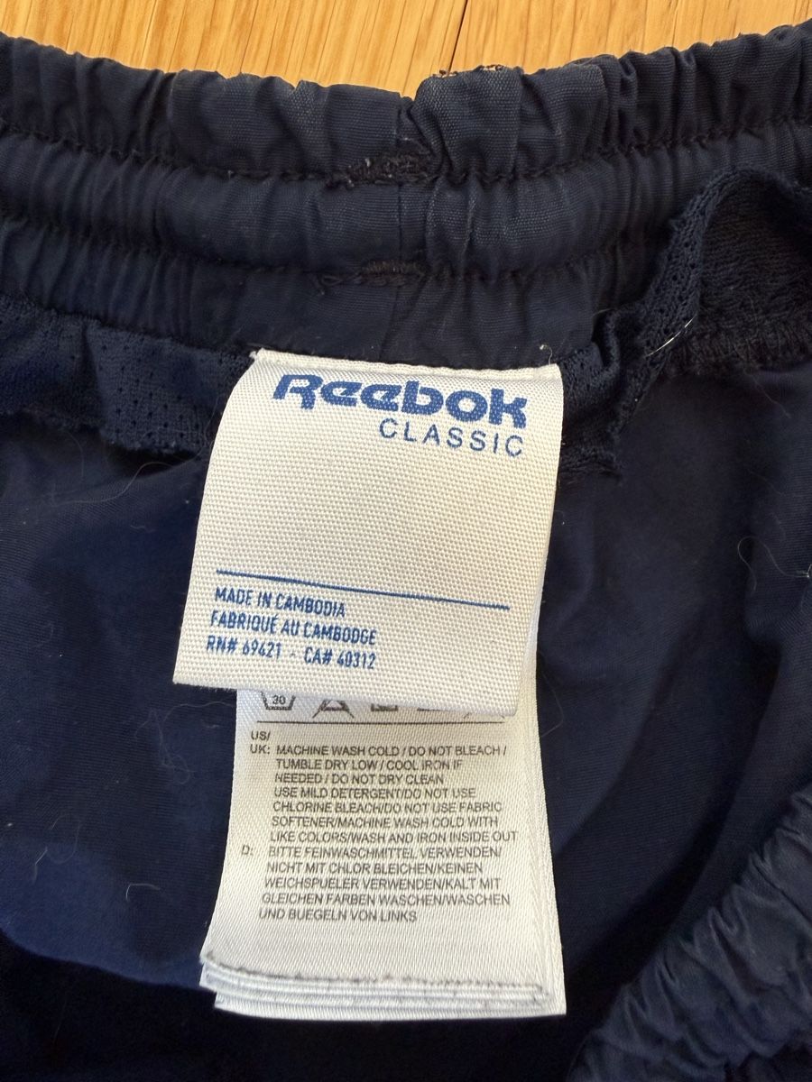 Reebok Pantalons: Reebok Shorts, Gr. M – D'occasion à Lyss par Schuschuu. 3